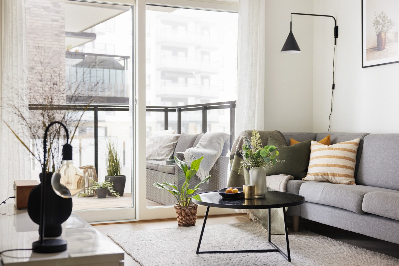 Dette er en flott og innbydende 2-roms i et populært boligområde på Løren. Galleribilde