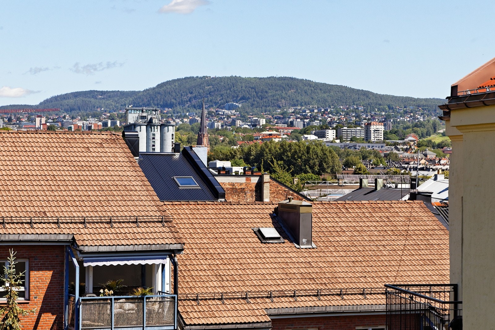 Fra fjerde etasje kan du nyte en unik utsikt mot Grefsenkollen Galleribilde