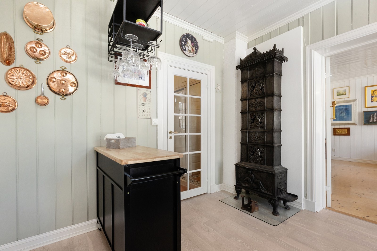 Effektiv etasjestøpejernsovn. Galleribilde