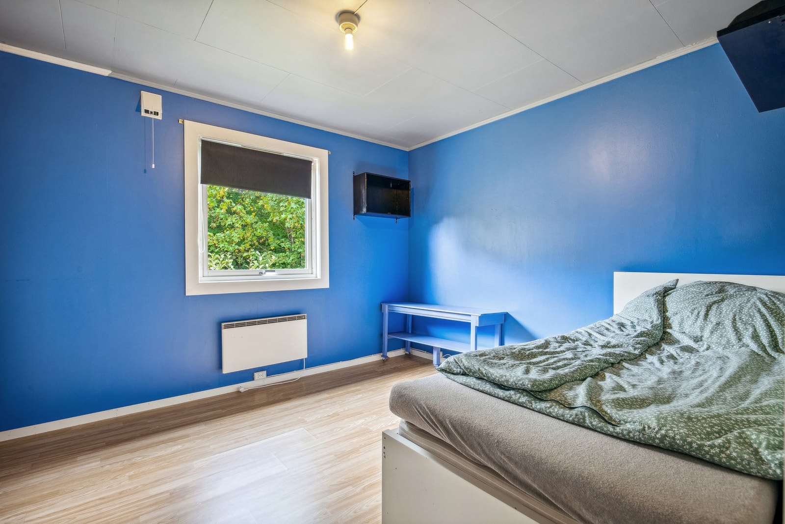 Stort soverom med god plass til div møblement. Galleribilde