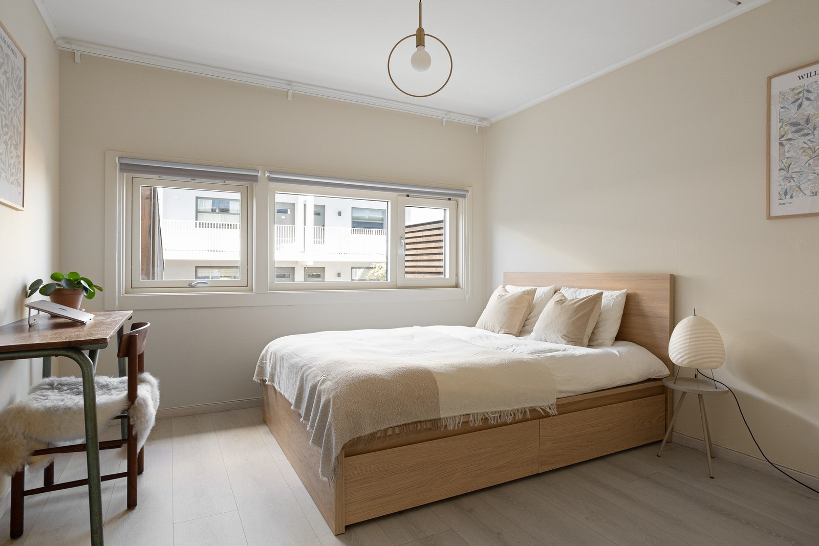 Stort hovedsoverom med god plass til dobbeltseng, skrivebord mm. Galleribilde