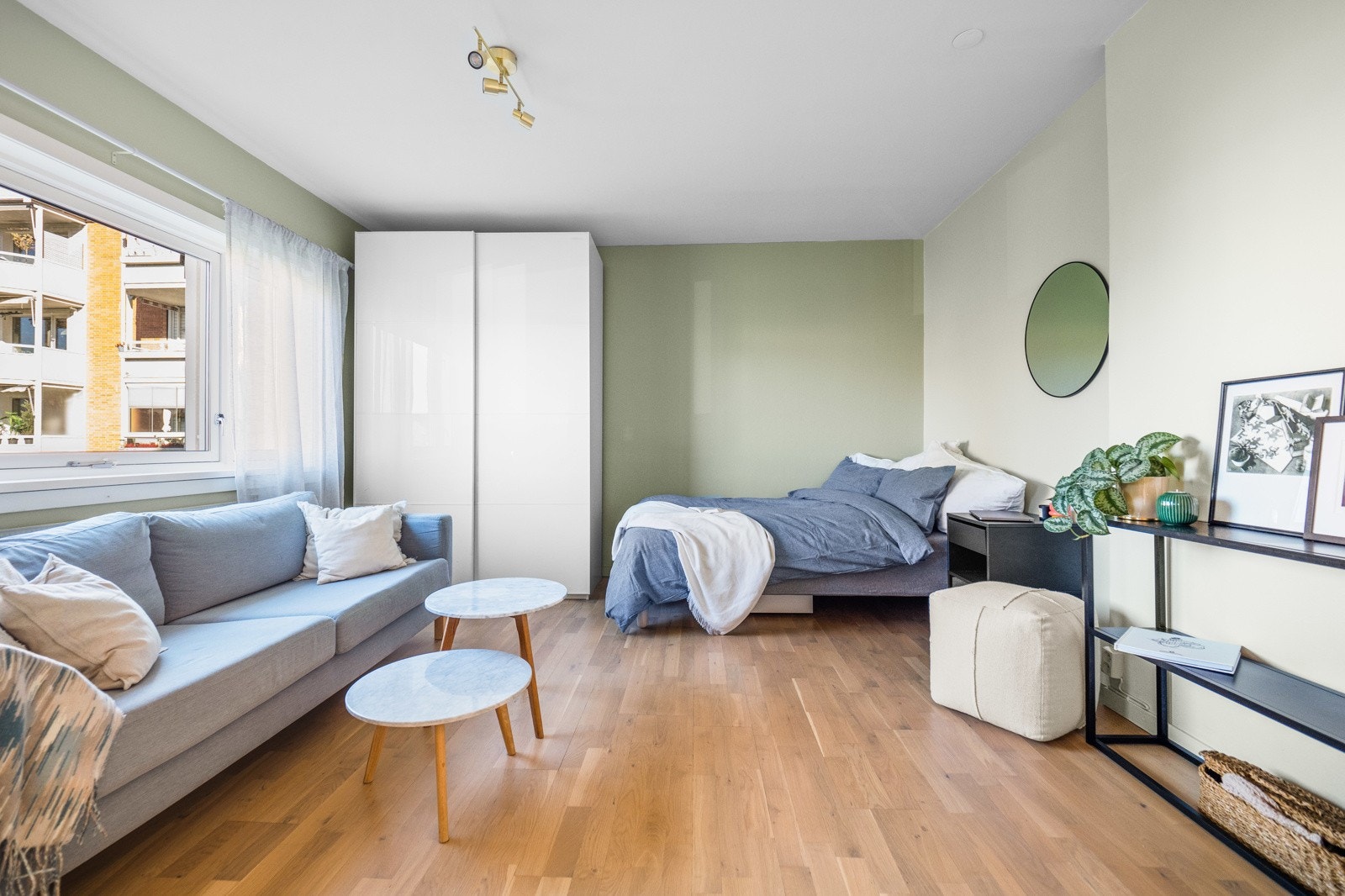 Stuen er et lyst og delikat oppholdsrom med gode møbleringsmuligheter. Galleribilde