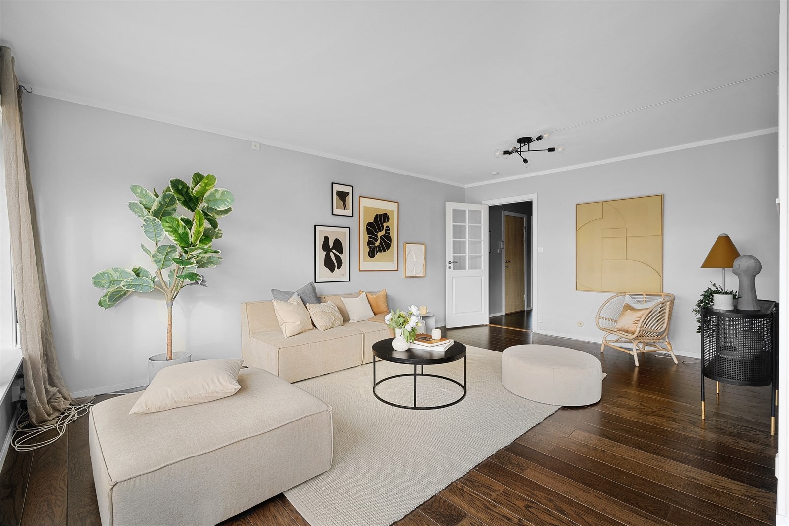 Leiligheten har tv/internett inkludert i felleskostnadene. Galleribilde