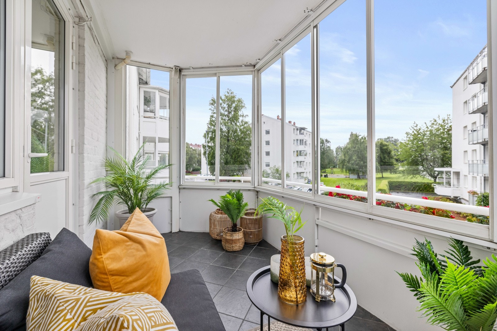 PrivatMegler Line Doksum ønsker velkommen til Antenneveien 2. Ta kontakt ved ønske om privatvisning. Galleribilde