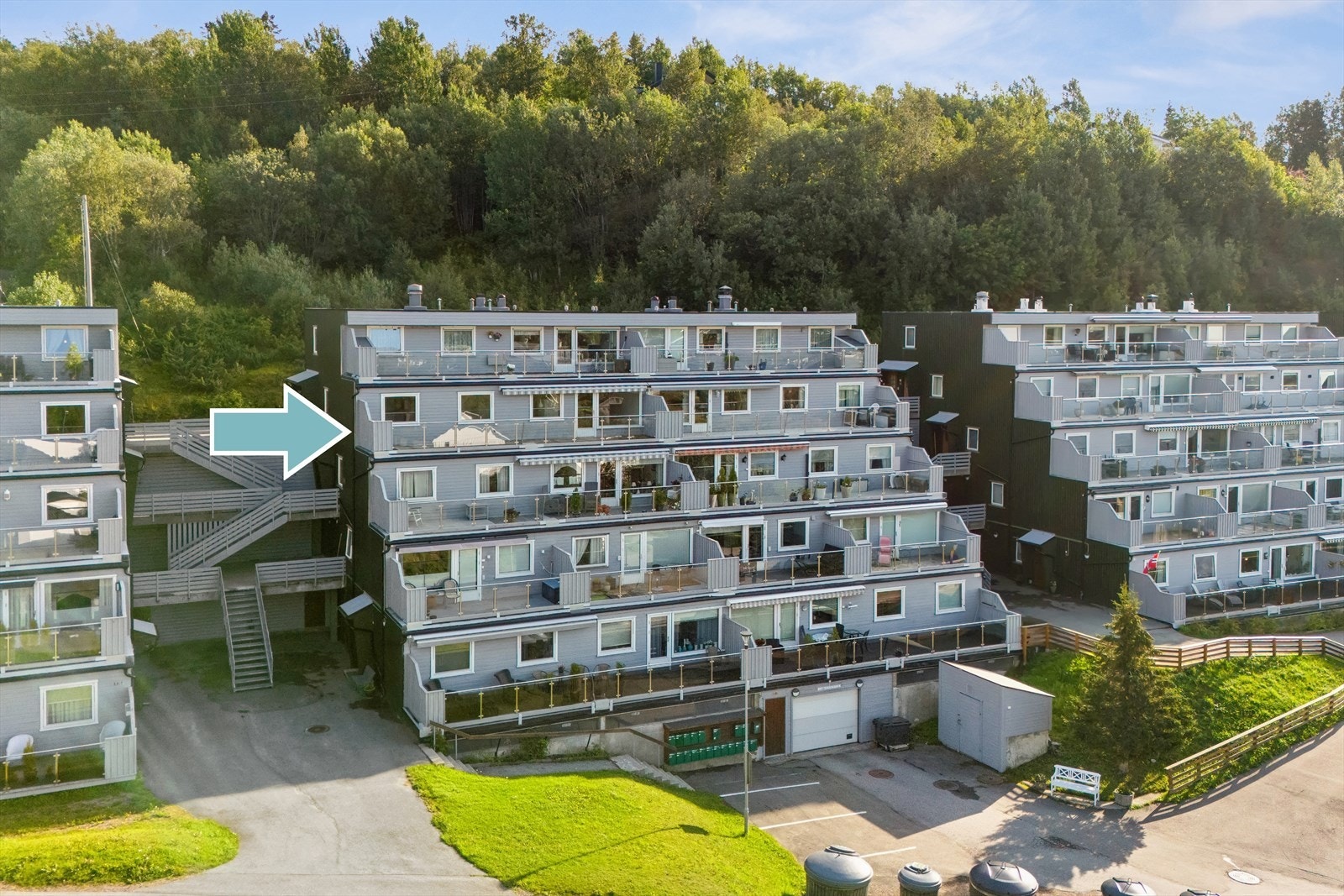 Parkering i garasjekjeller Galleribilde