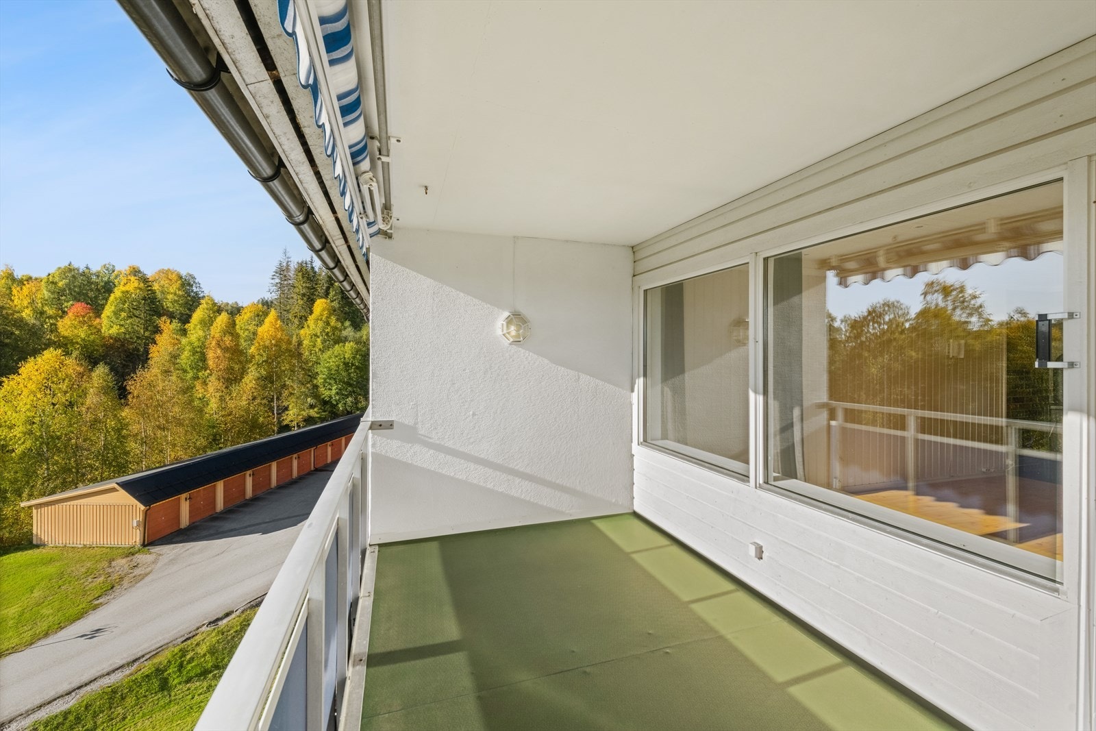 Det er svært god solforhold, så her kan du nyte solen til langt på kveld. Galleribilde