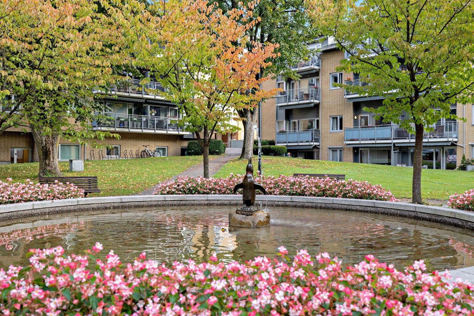 Velkommen til Skiringsalgaten 1B! Pen 3-roms i 2.etasje. Galleribilde