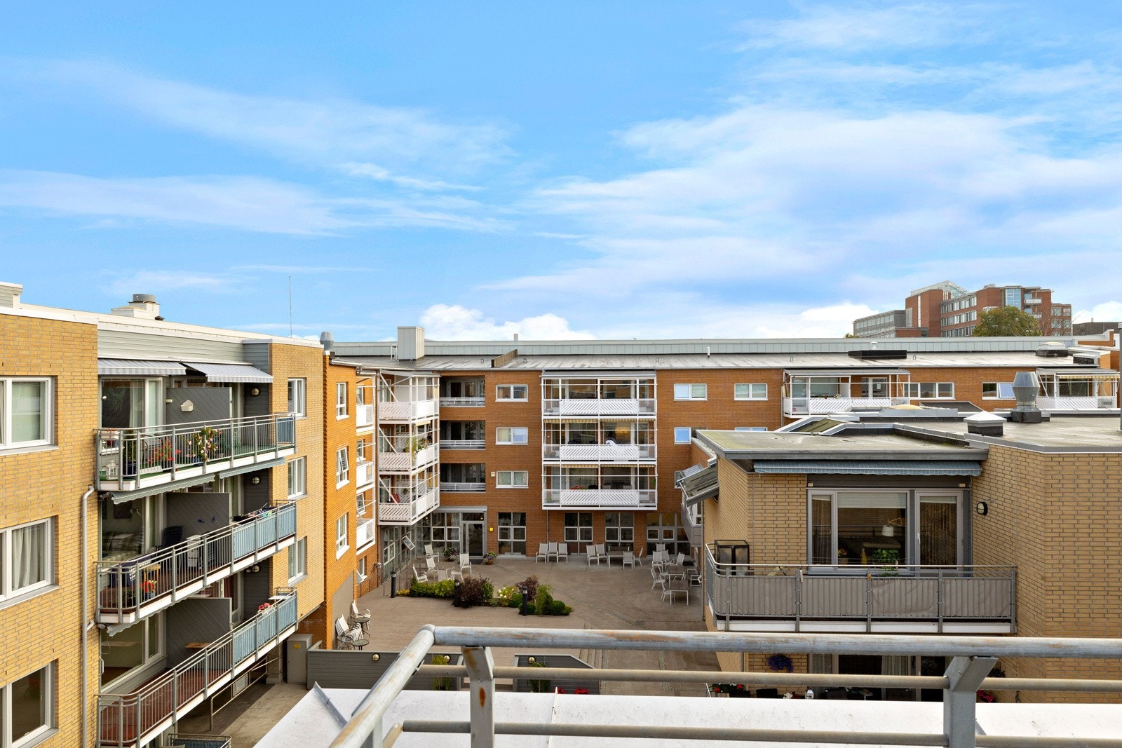 Utsikt fra felles takterrasse. Galleribilde