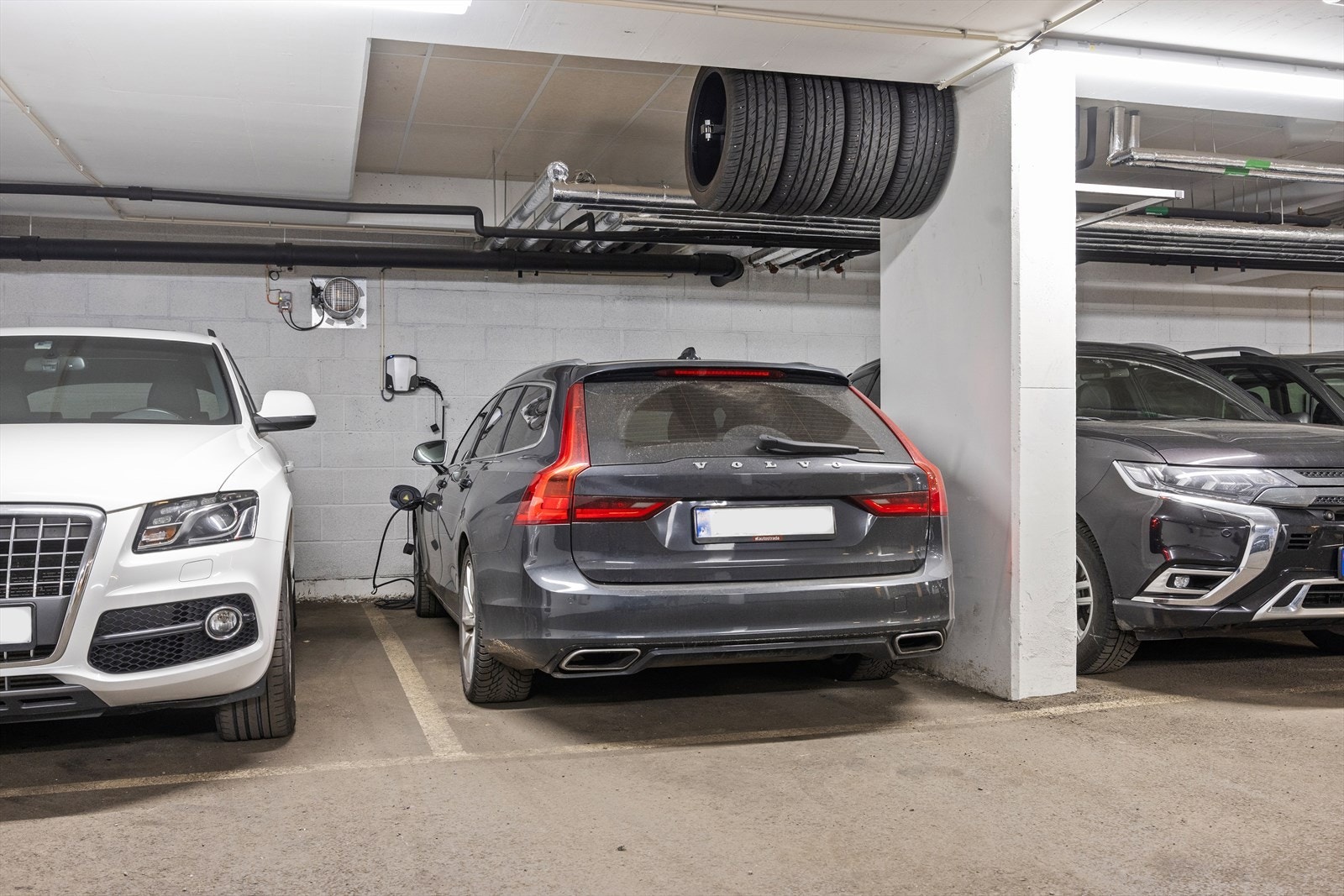 Det medfølger en garasjeplass med elbillader i sameiets felles garasjeanlegg, merket med nr. 86. EL-lading er inkludert i felleskostnadene. Galleribilde