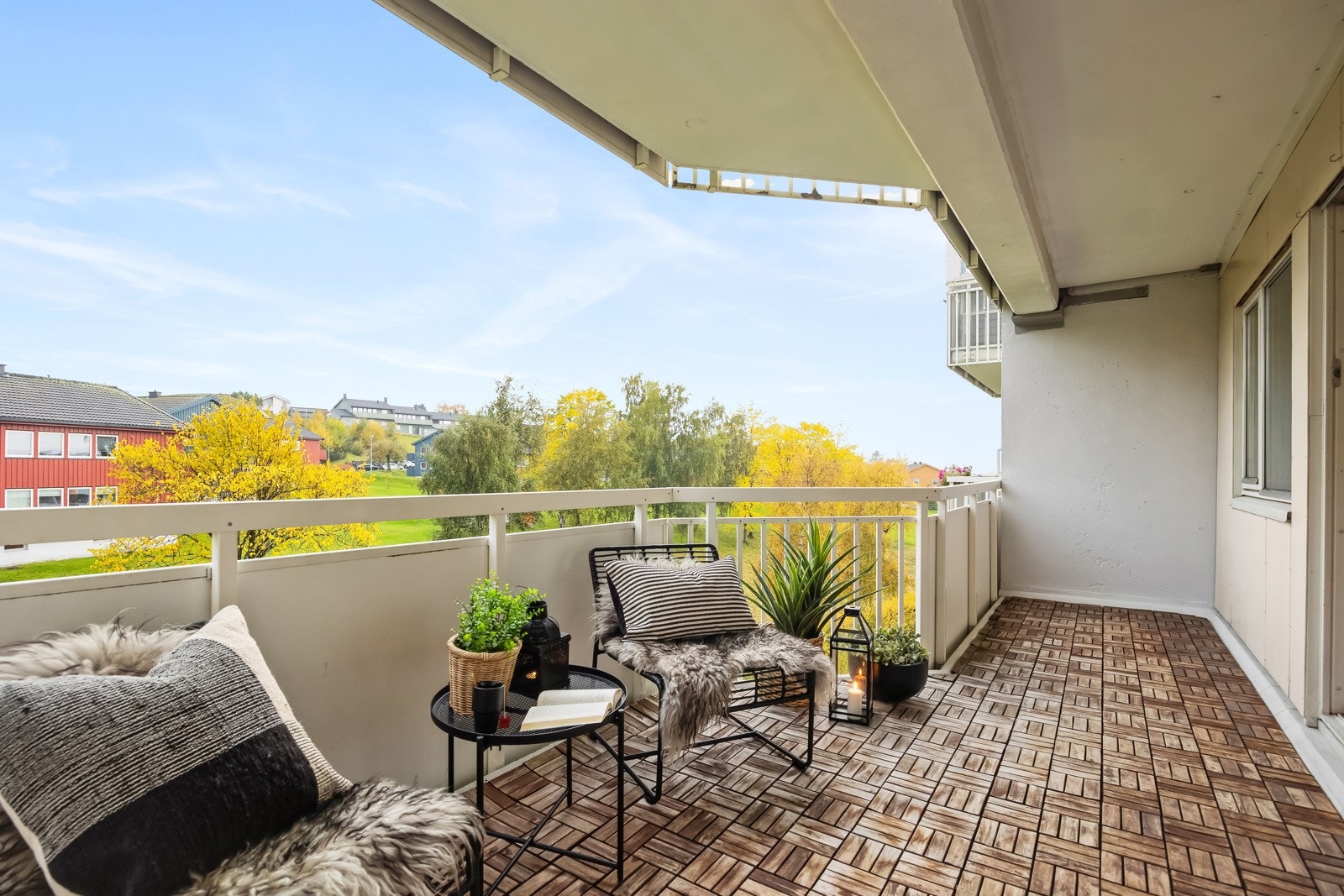 Ved varme og solfylte dager blir dette en naturlig forlengelse av stuen. Galleribilde