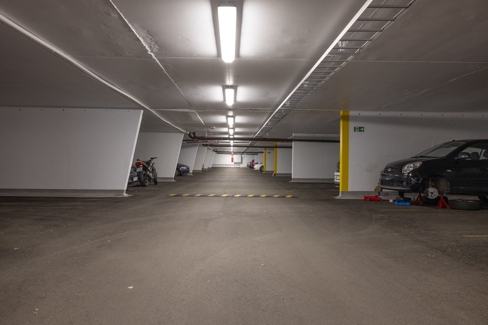 Fast parkering i felles garasjeanlegg Galleribilde