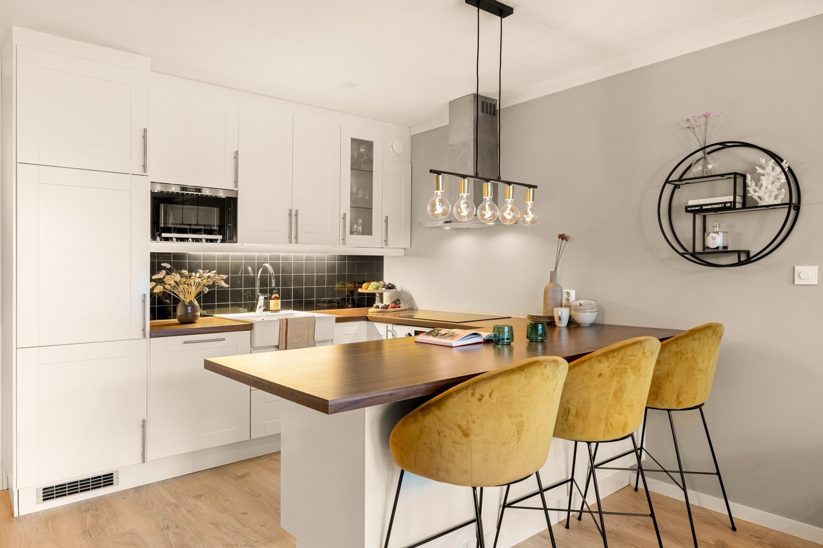 Ikea innredning med integrerte hvitevarer Galleribilde