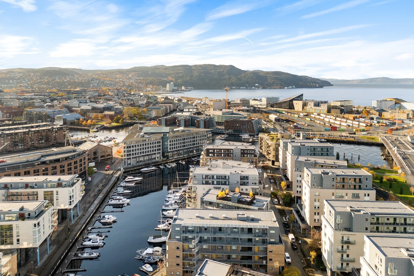 Solsiden / Nedre Elvehavn er en av Trondheims mest etterspurte områder med gangavstand til alle sentrumsfasiliteter. Galleribilde