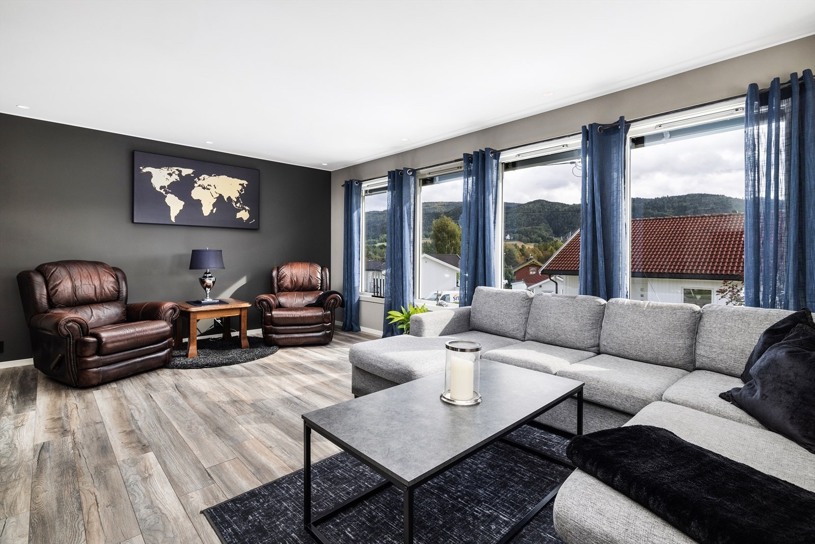 De fleste av de innvendige overflatene er skiftet i nyere tid. Galleribilde