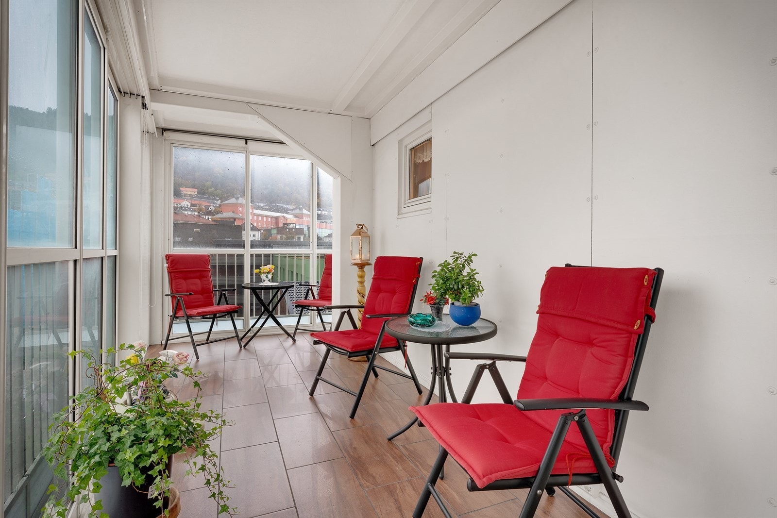 - Innglasset balkong på hele 19,2m² - Galleribilde