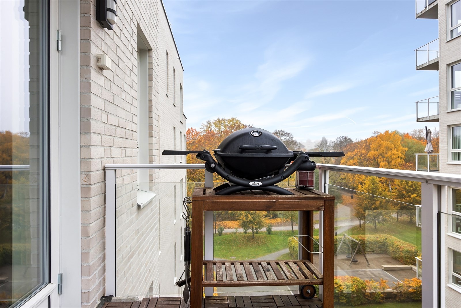 Her kan du enkelt innrede med utemøbler, beplantning og gass-/elektrisk grill. Galleribilde