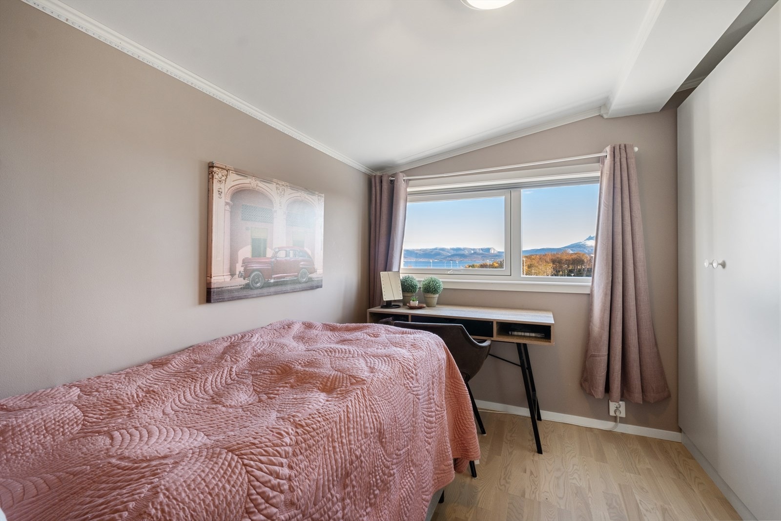 Soverom 4, 3. etg. Galleribilde