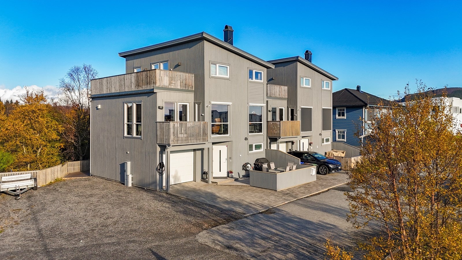 Medfølgene el-bil ladeboks montert Galleribilde