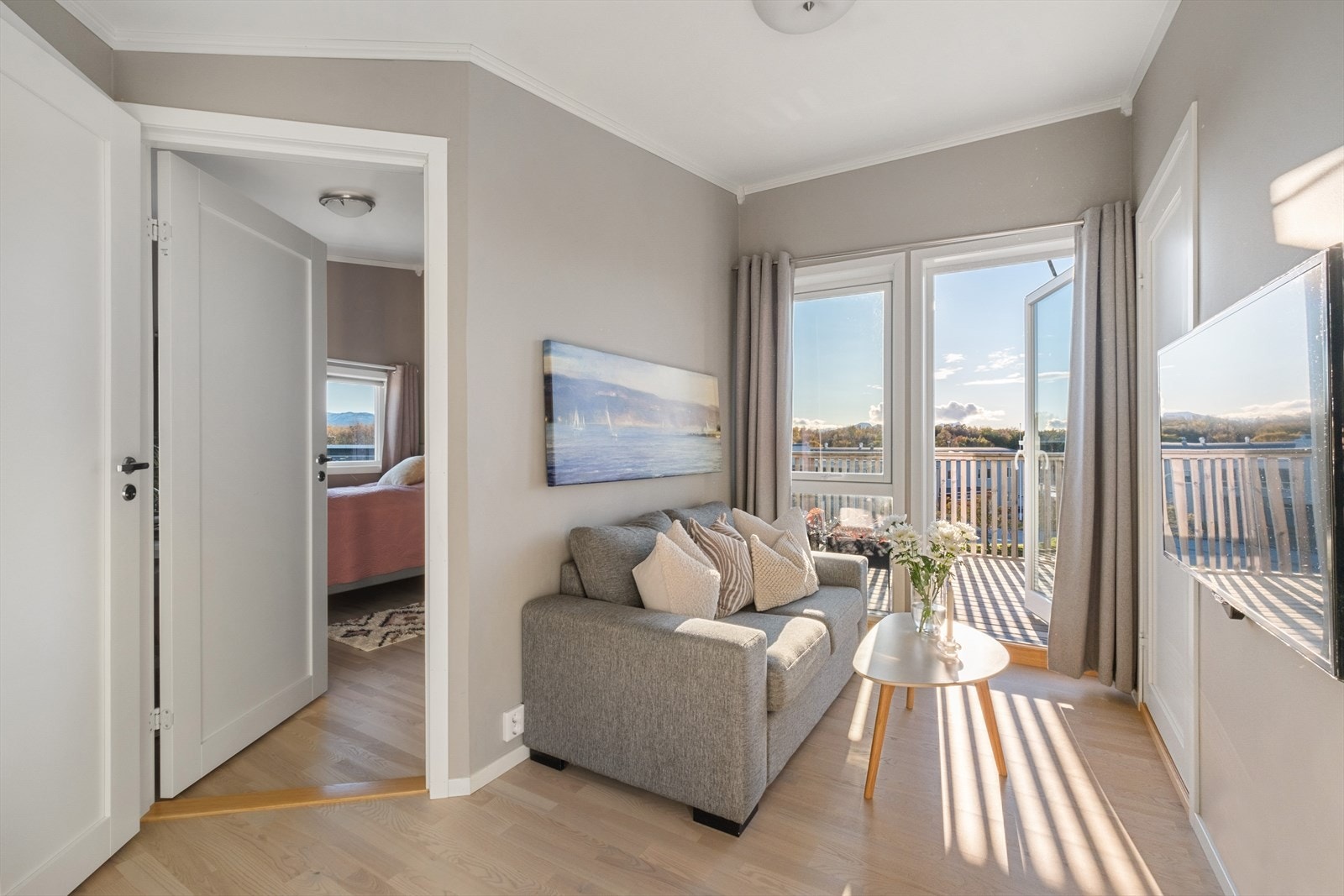 Loft med utgang til stor veranda/ takterrasse Galleribilde