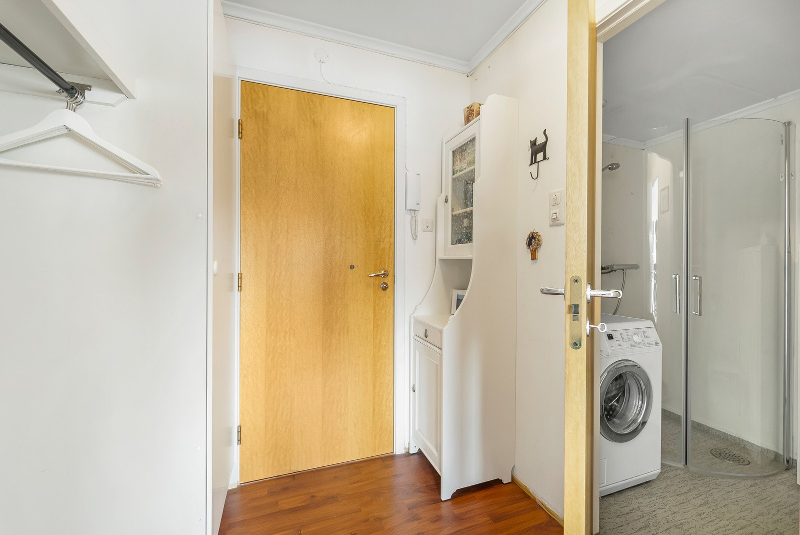 Entré like ved bad. Galleribilde