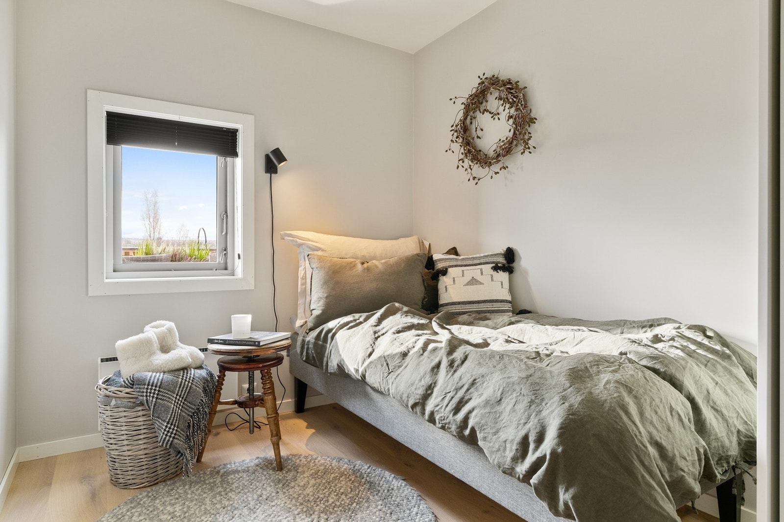 Det tredje soverommet er allsidig og er perfekt som gjesterom, og er også egnet som en ekstra stue/bibliotek. Galleribilde