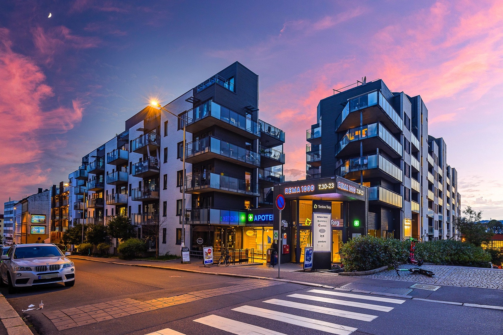 Torshov Torg med Rema 1000, apotek og sushirestaurant er like i nærheten. Galleribilde