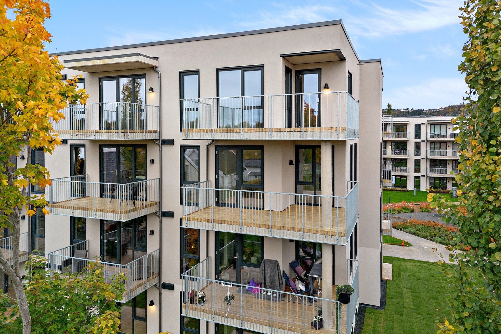 Det er gangavstand til sentrum med alt av servicefasiliteter Galleribilde