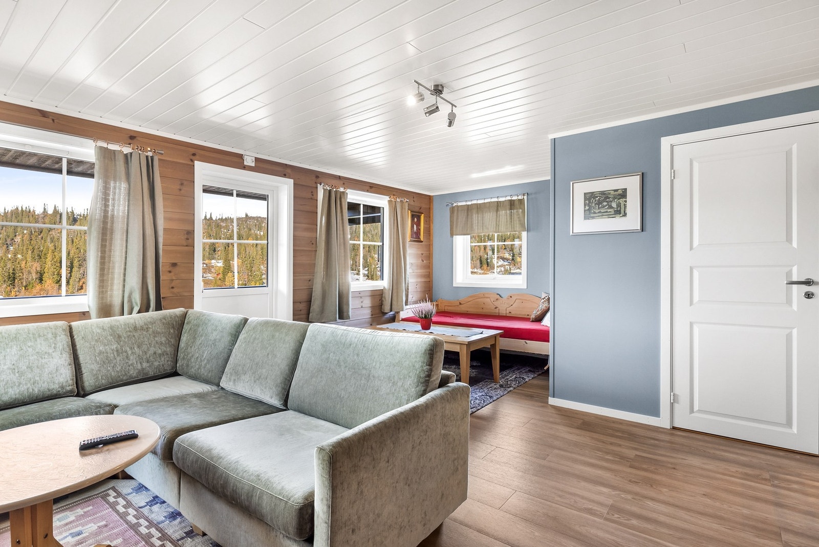 Familievennlige løsninger med 2 store stuer Galleribilde