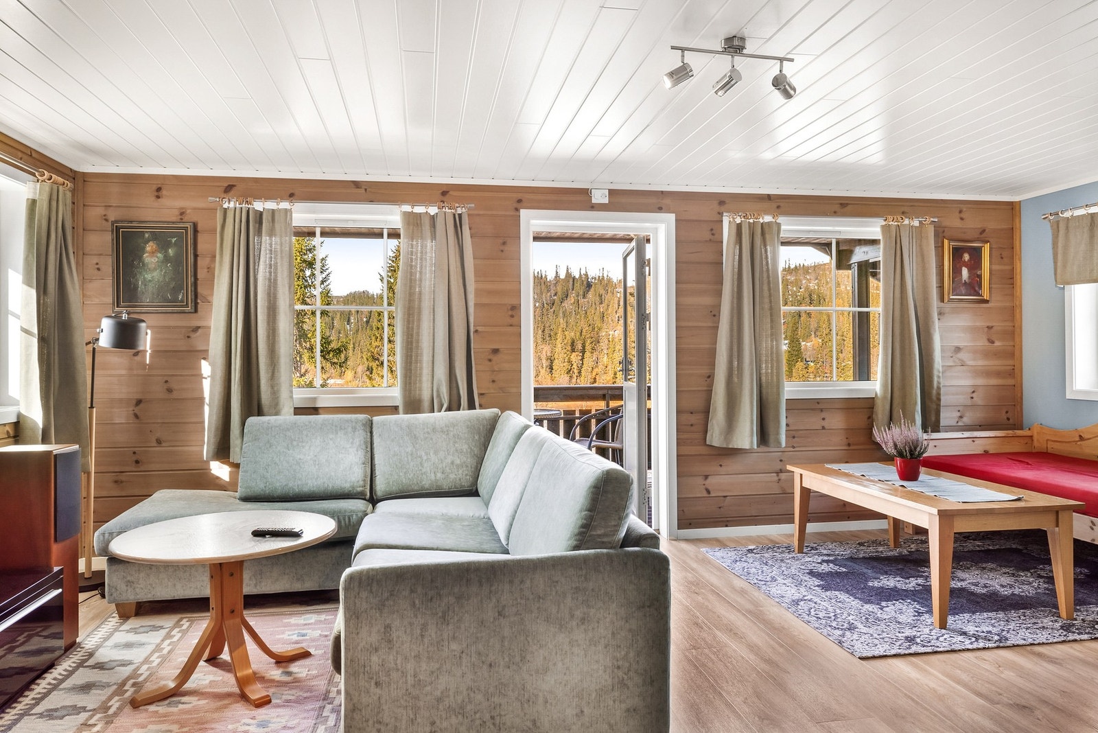 Tilkomst til takoverbygd balkong Galleribilde