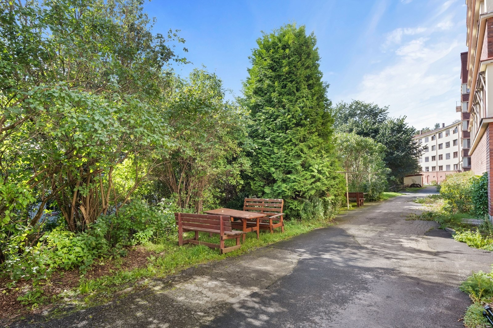 Her bor du fint til midt mellom Sagene/Torshov, St.Hanshaugen og Grünerløkka, med nærhet til off.kom, butikker og grøntområder. Galleribilde