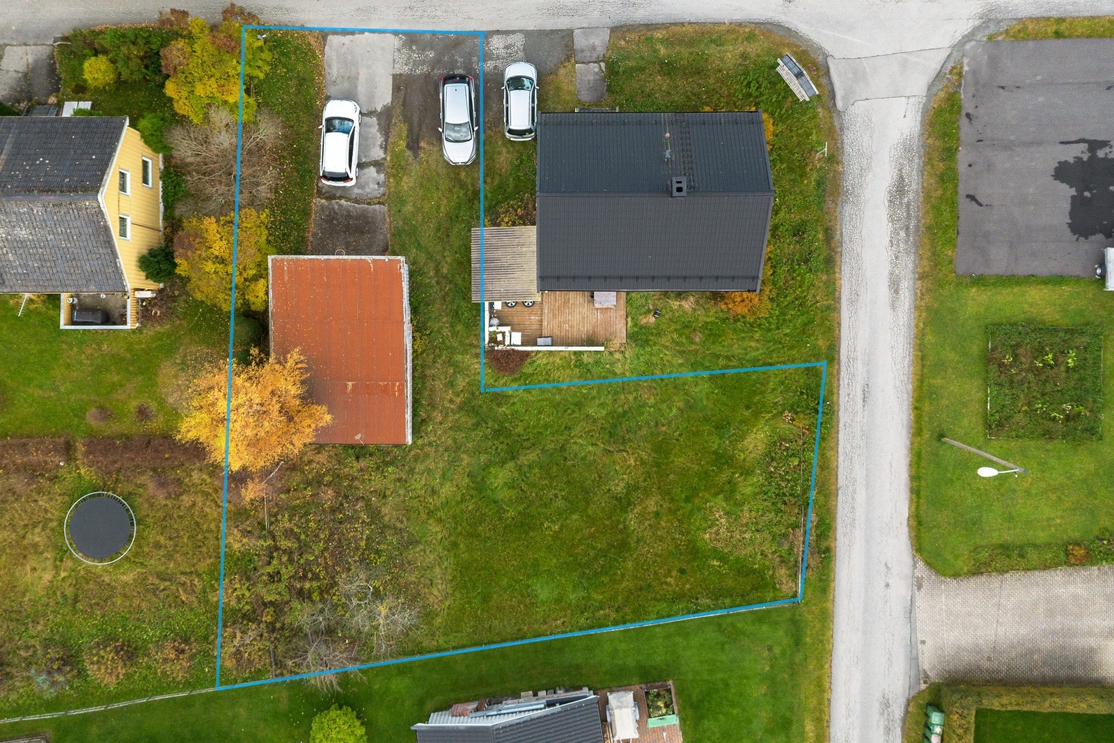 Velkommen til Sjøgata 5!
Dette er en sjelden mulighet til å sikre seg et attraktivt prosjekt med en meget sentral beliggenhet. Godkjent fradelt tomt med rammetillatelse for oppføring av arkitekttegnet tomannsbolig. Galleribilde