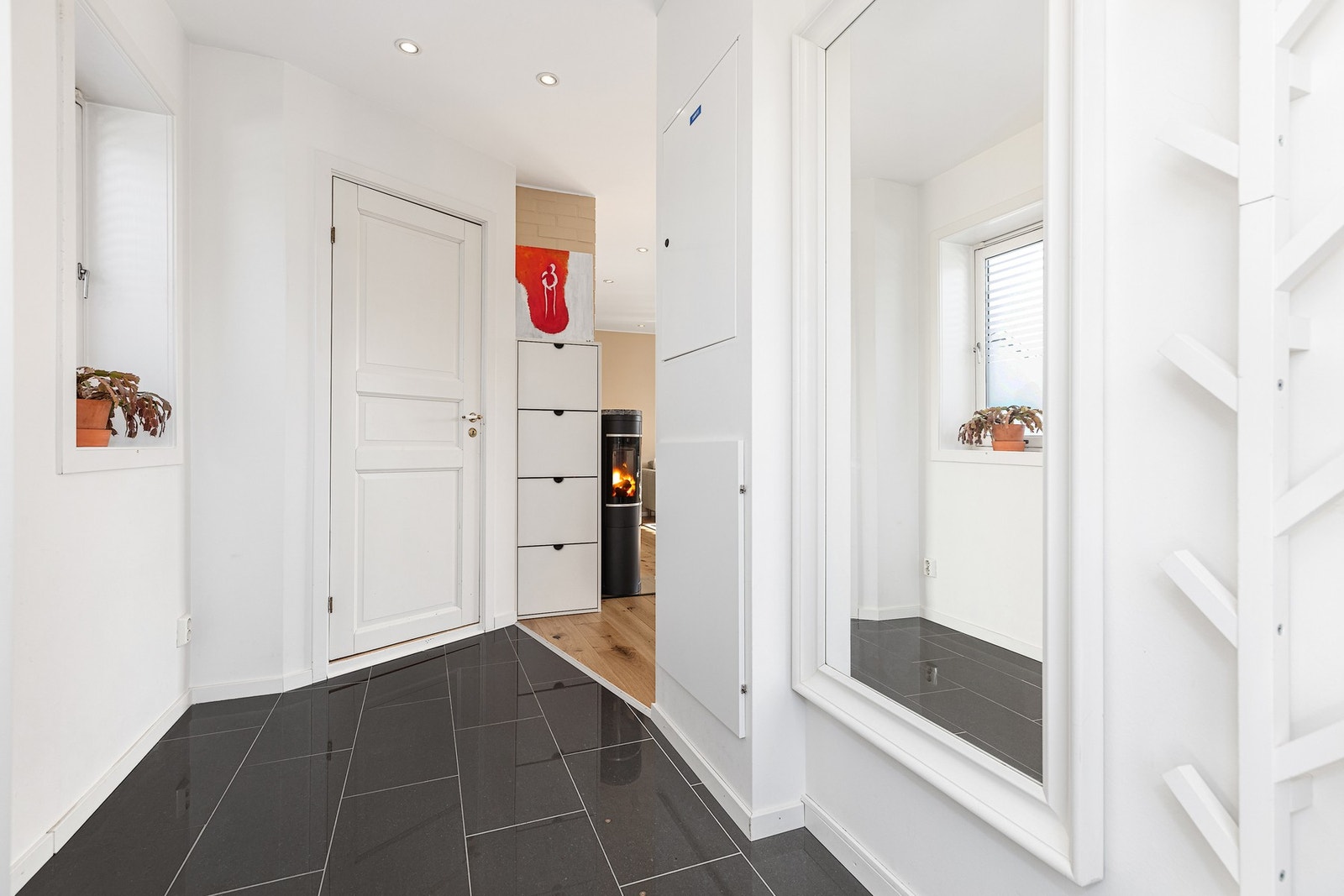 Entrè med flislagte gulv. Galleribilde