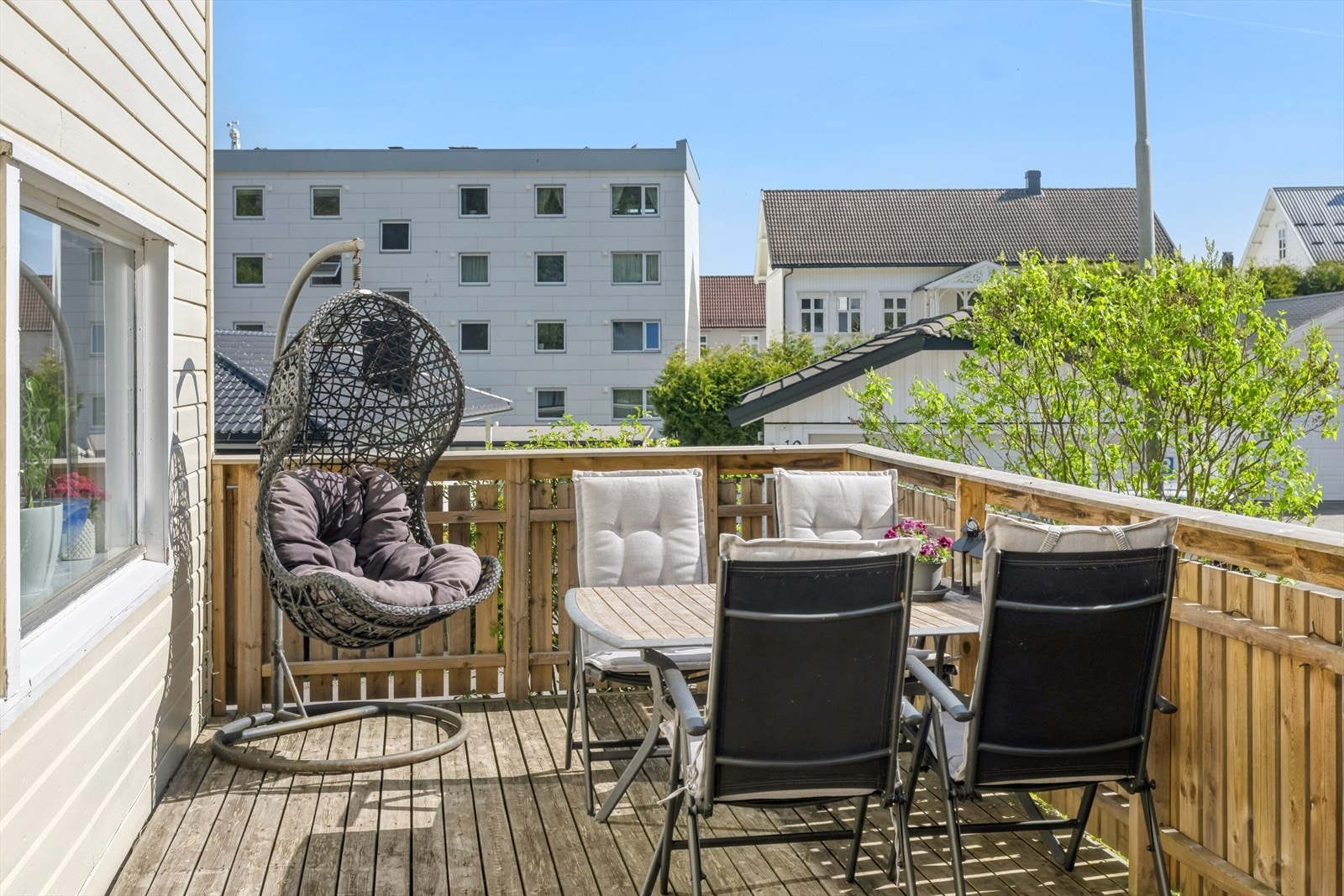 Solrik terrasse Galleribilde