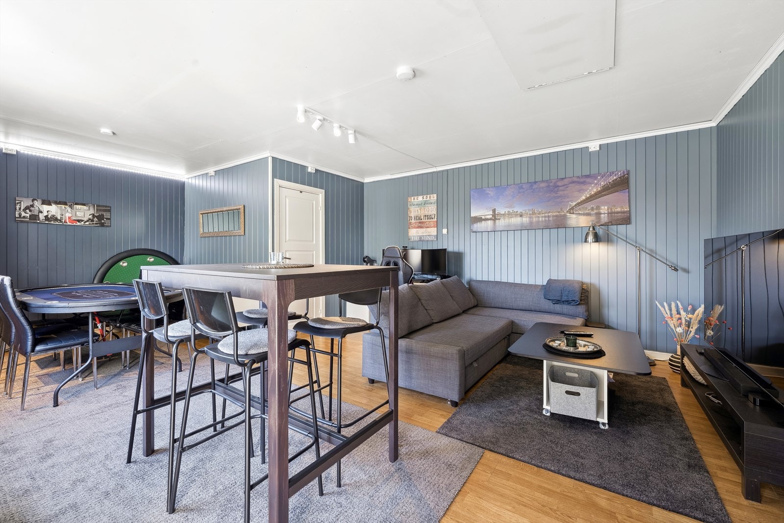 Oppholdsrom i anneks Galleribilde