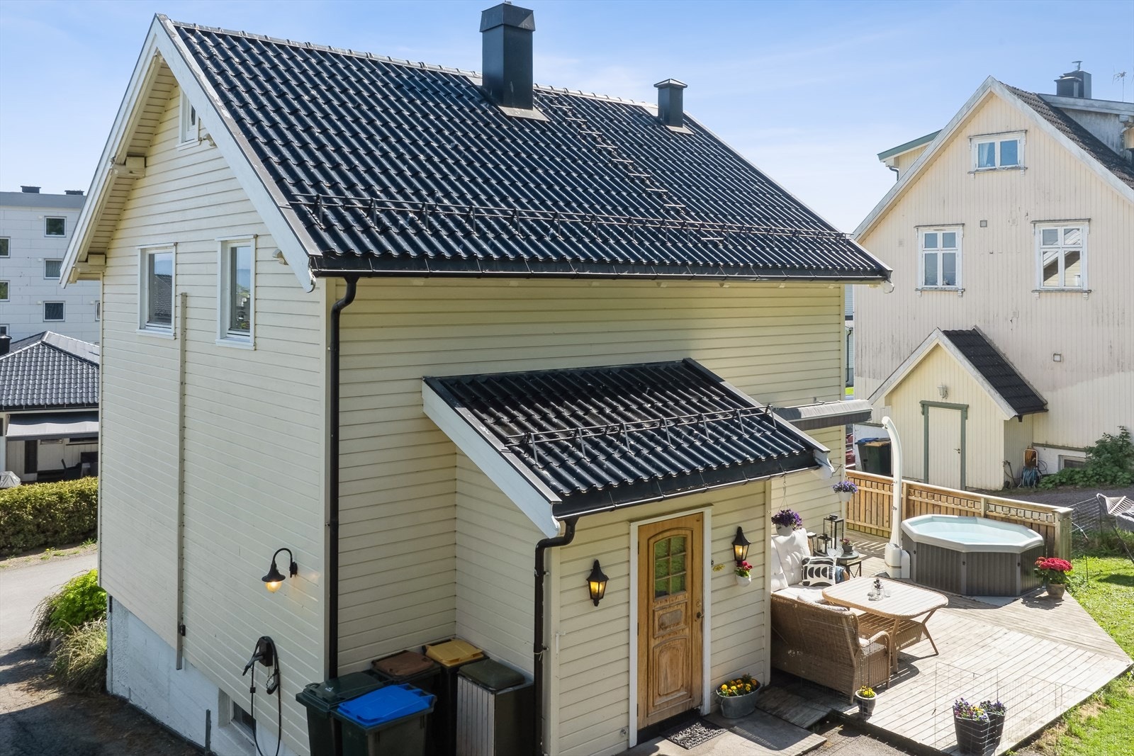 Fasade fra inngang Galleribilde