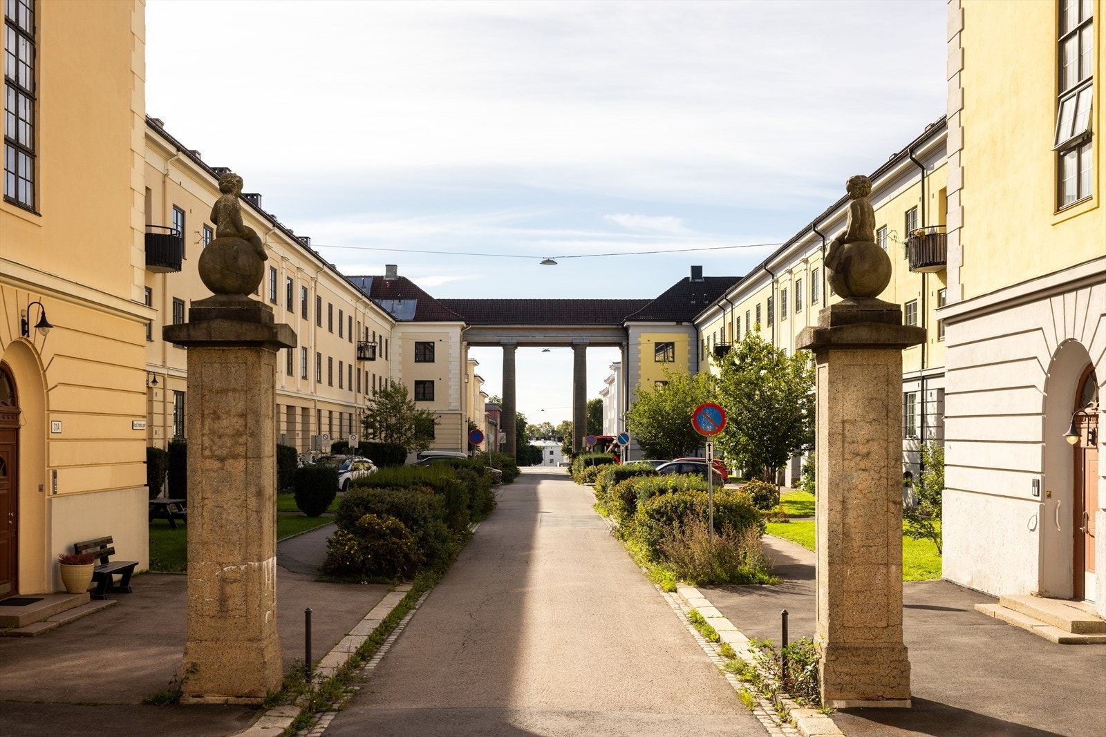 Søylegården. Galleribilde