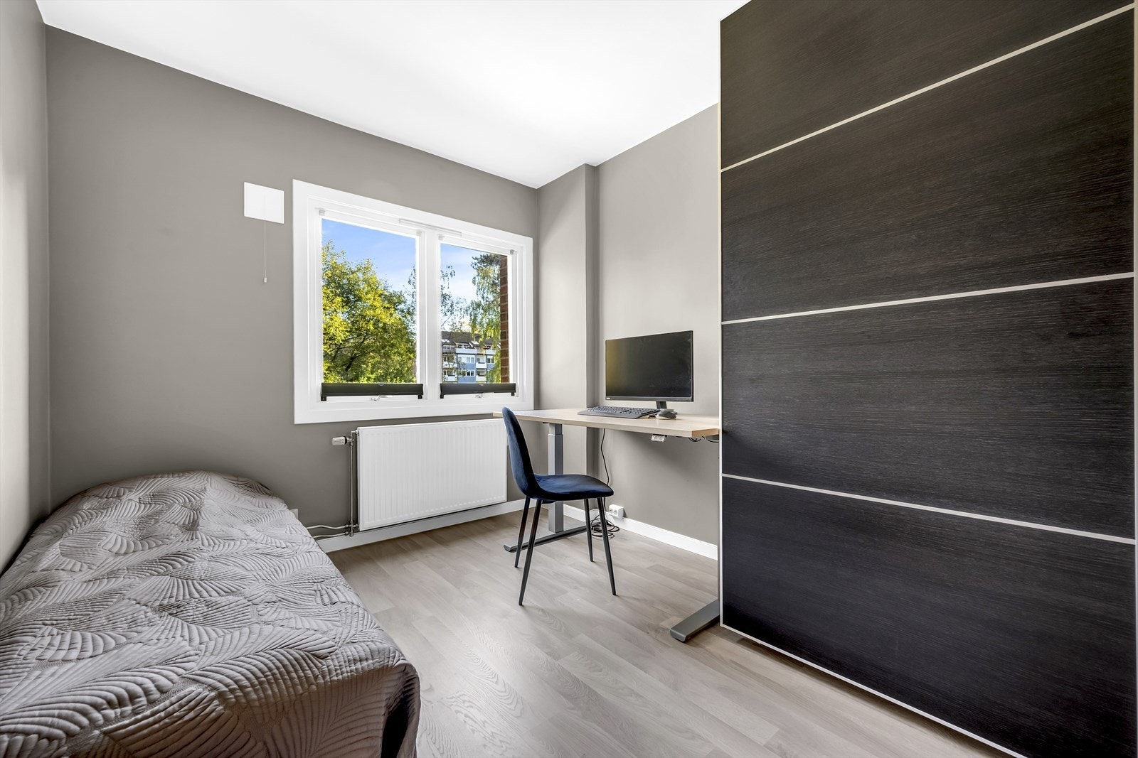 Soverom to er også av god størrelse med plass til dobbeltseng og ønsket møblement. Galleribilde