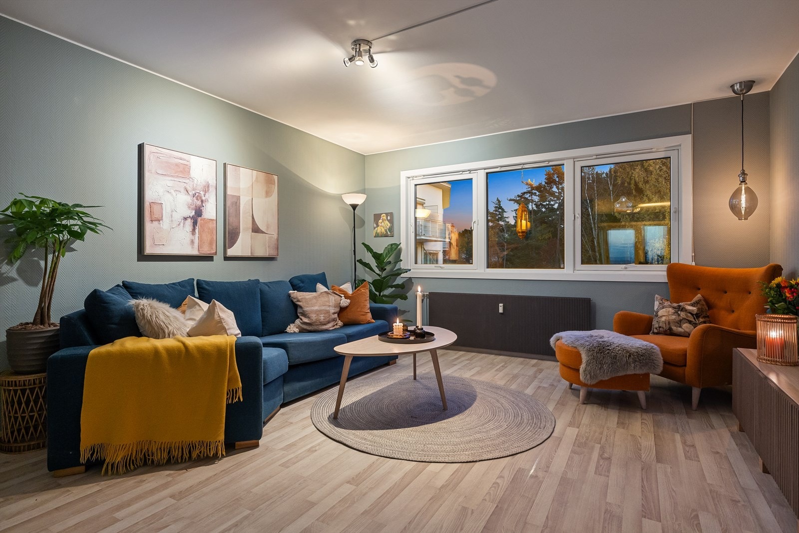 Kveldsstemning i stue Galleribilde