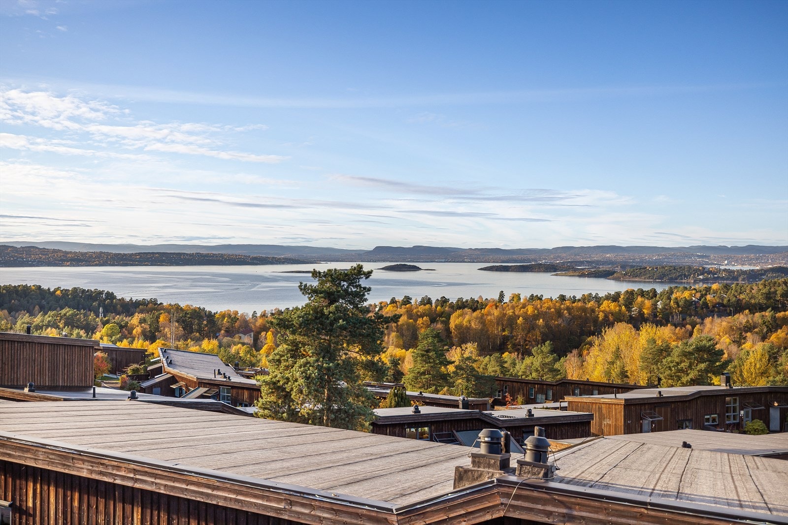 Her kan man nyte fantastiske sommerkvelder mens solen går ned over Oslofjorden Galleribilde