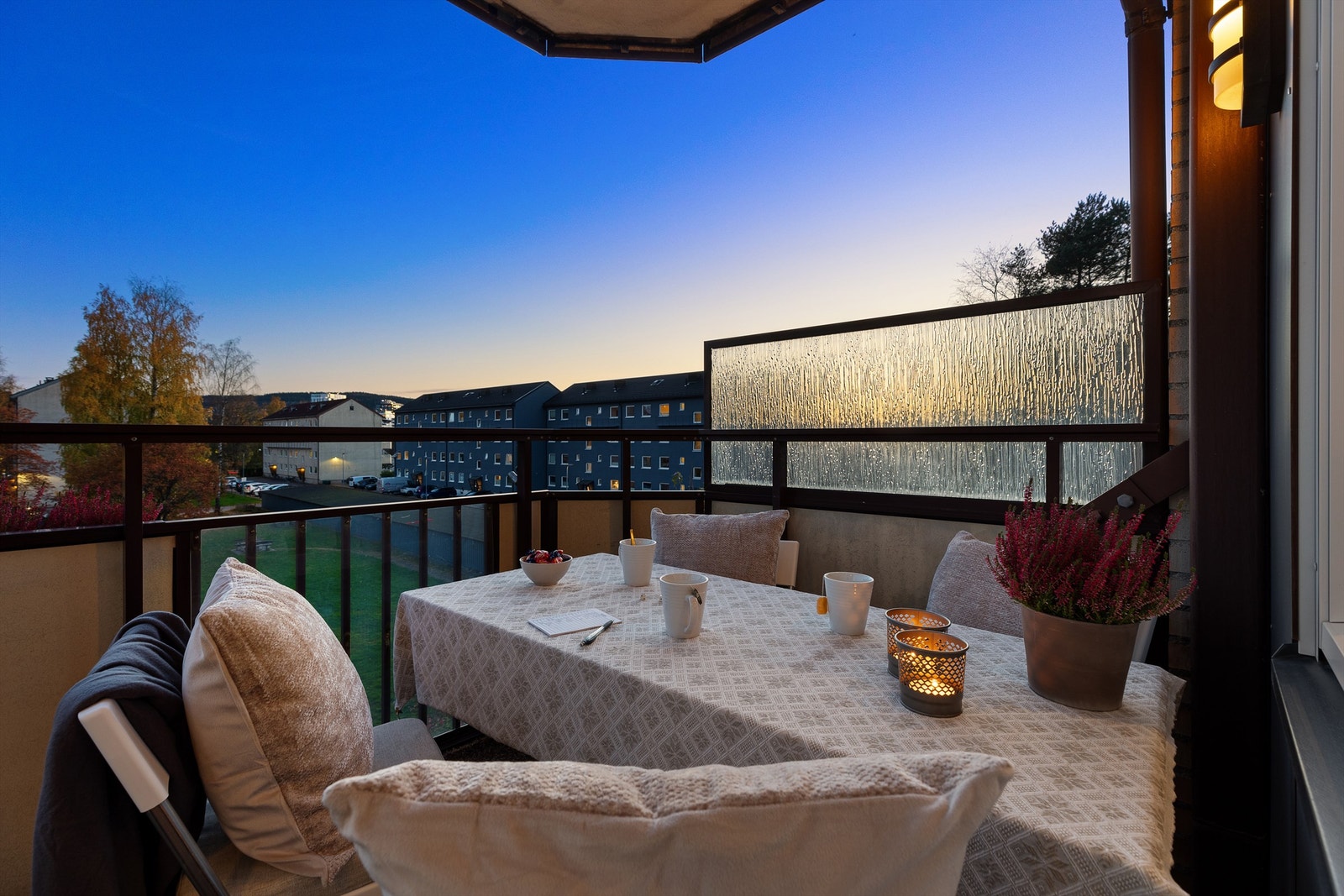 Usjenert balkong med fint utsyn Galleribilde