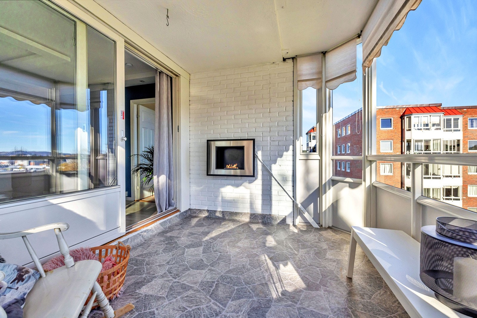 Her er det en vegghengt etanol peis. Galleribilde