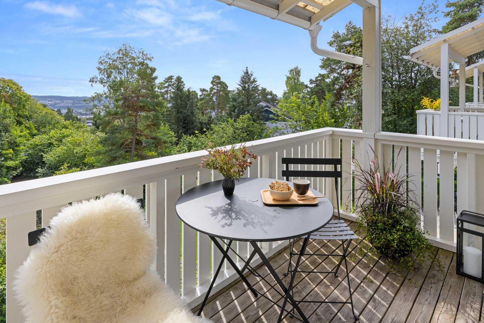 Høyt og fritt beliggende med gode utsiktsforhold. Galleribilde