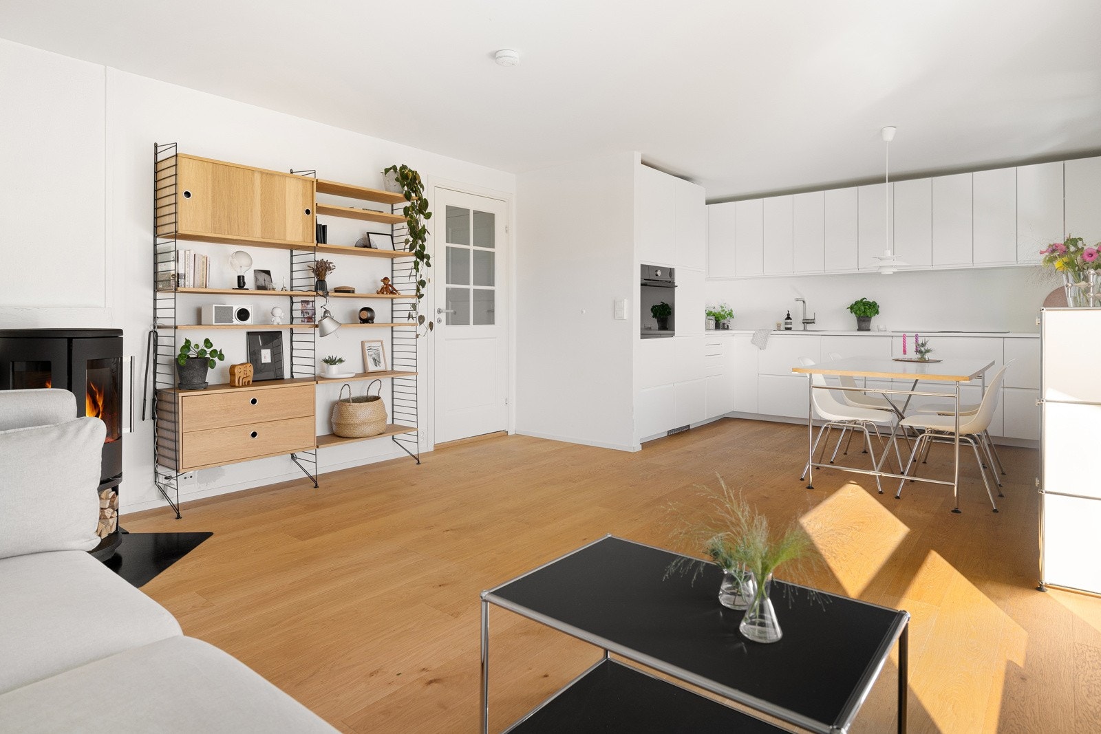 God plass til både sofagruppe og spisebord. Galleribilde