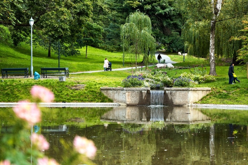 Området har flere parkanlegg kun noen minutters gange unna Galleribilde