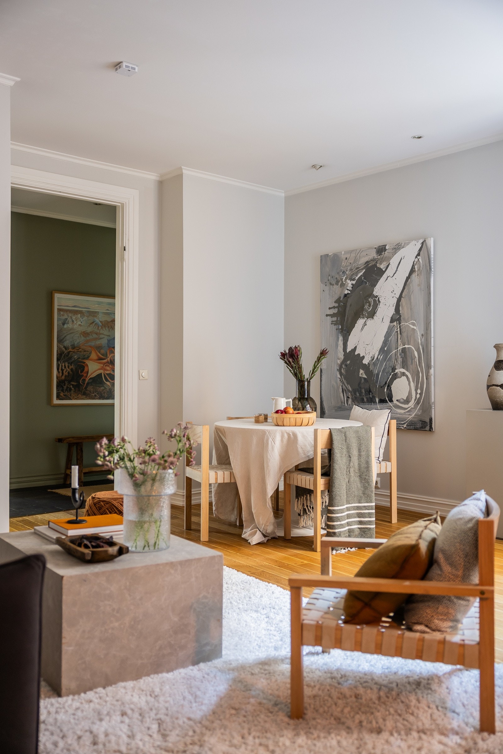 I tilknytning til stuen er det god plass til spisegruppe. Galleribilde