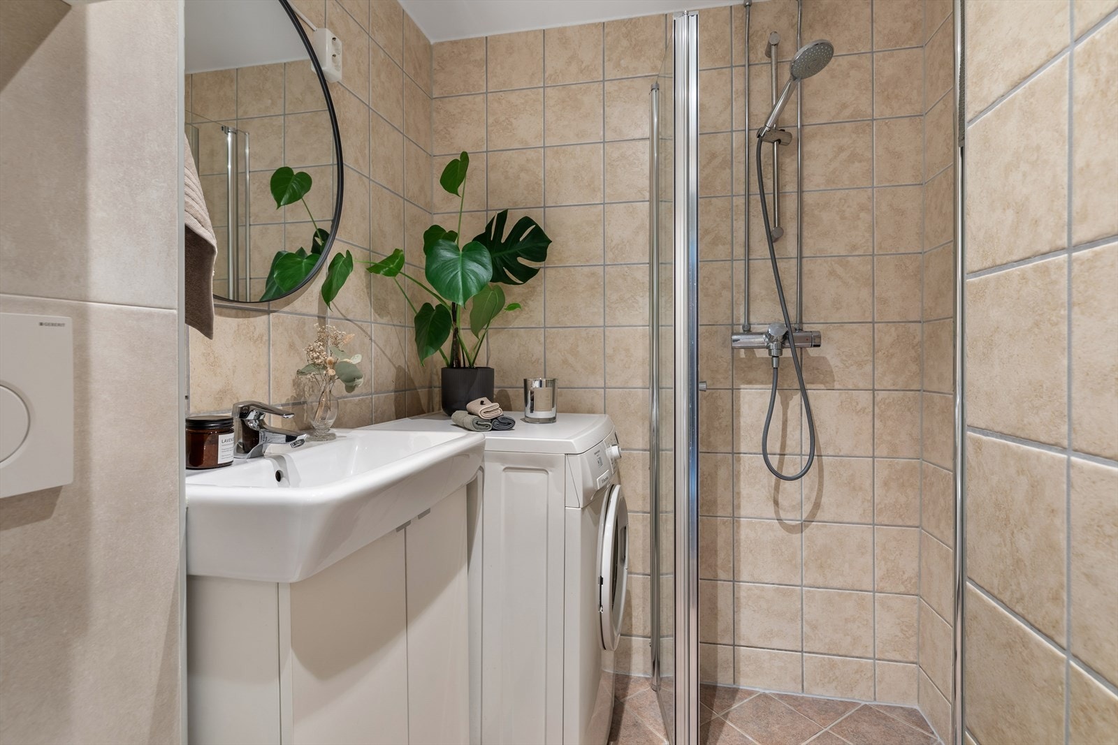 I følge tidligere salgsoppgave er badet pusset opp i 2005 i regi av borettslaget Galleribilde