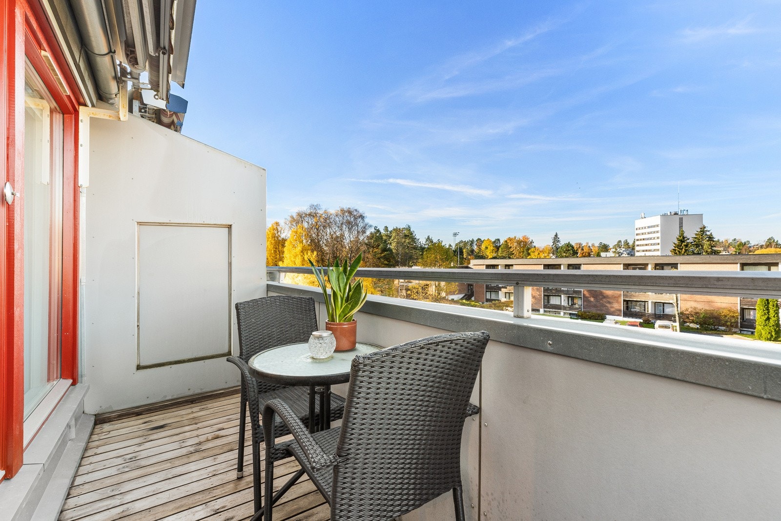 Plass til liten sittegruppe på balkongen Galleribilde