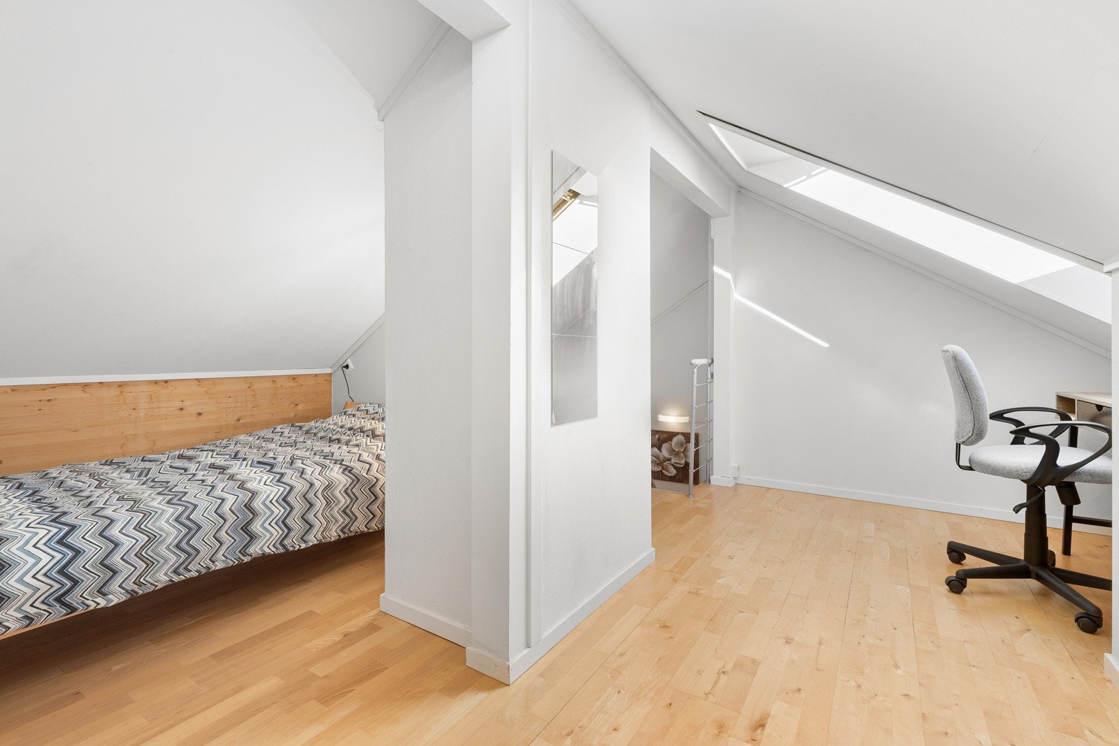 Hems med etablert sove- og arbeidsplass Galleribilde