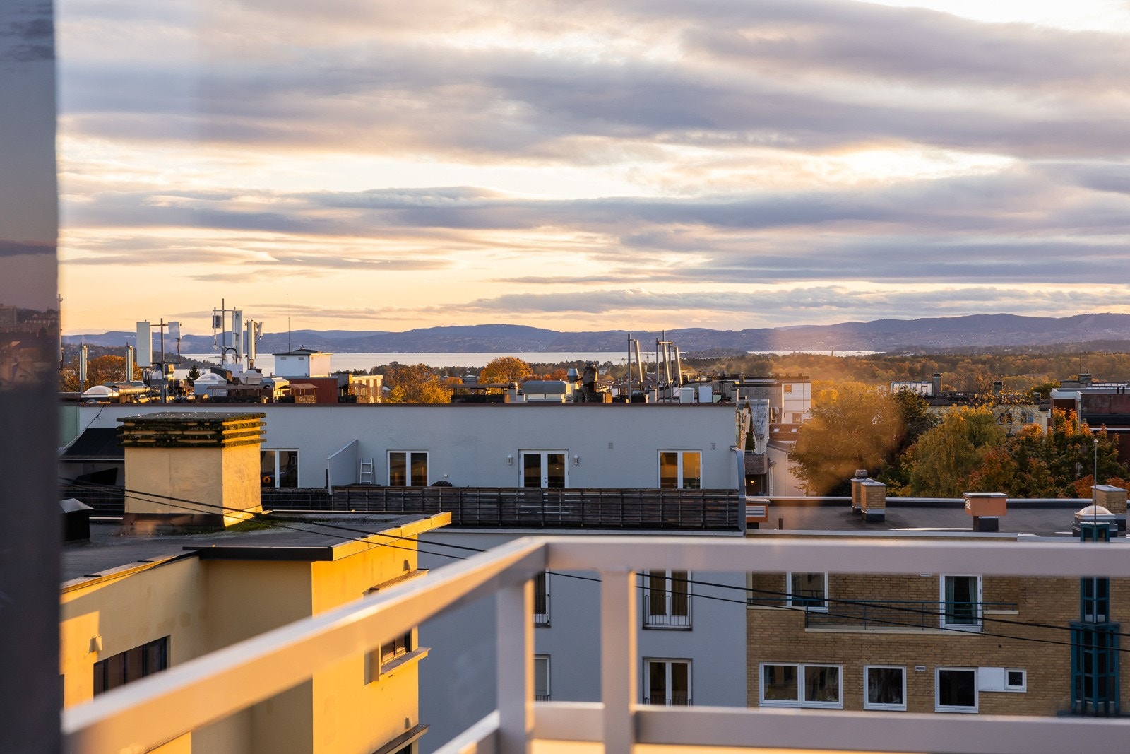 Fra balkongen kan du nyte den flotte utsikten Galleribilde