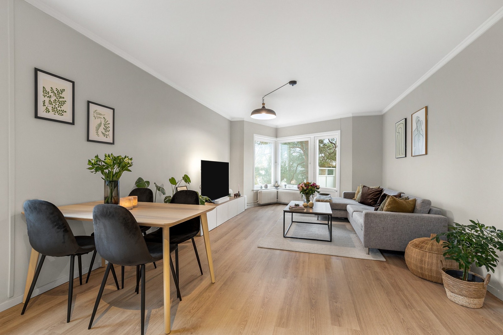 Velkommen til Bølerbakken 6. Flott 3-roms selveierleilighet med balkong og heis, og kort vei til det aller meste. Velkommen til visning! Galleribilde